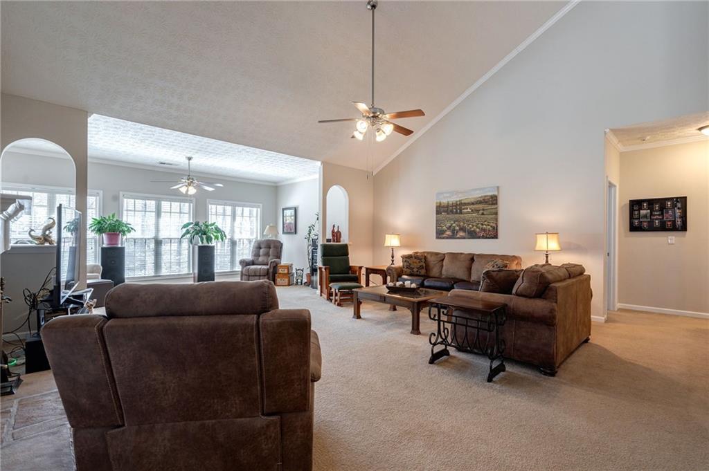125 Laurel Oaks Lane