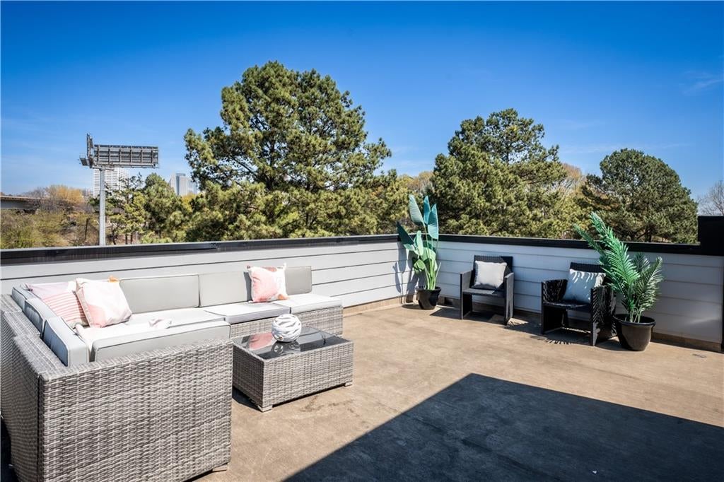 340 Eugenia Street SW 203