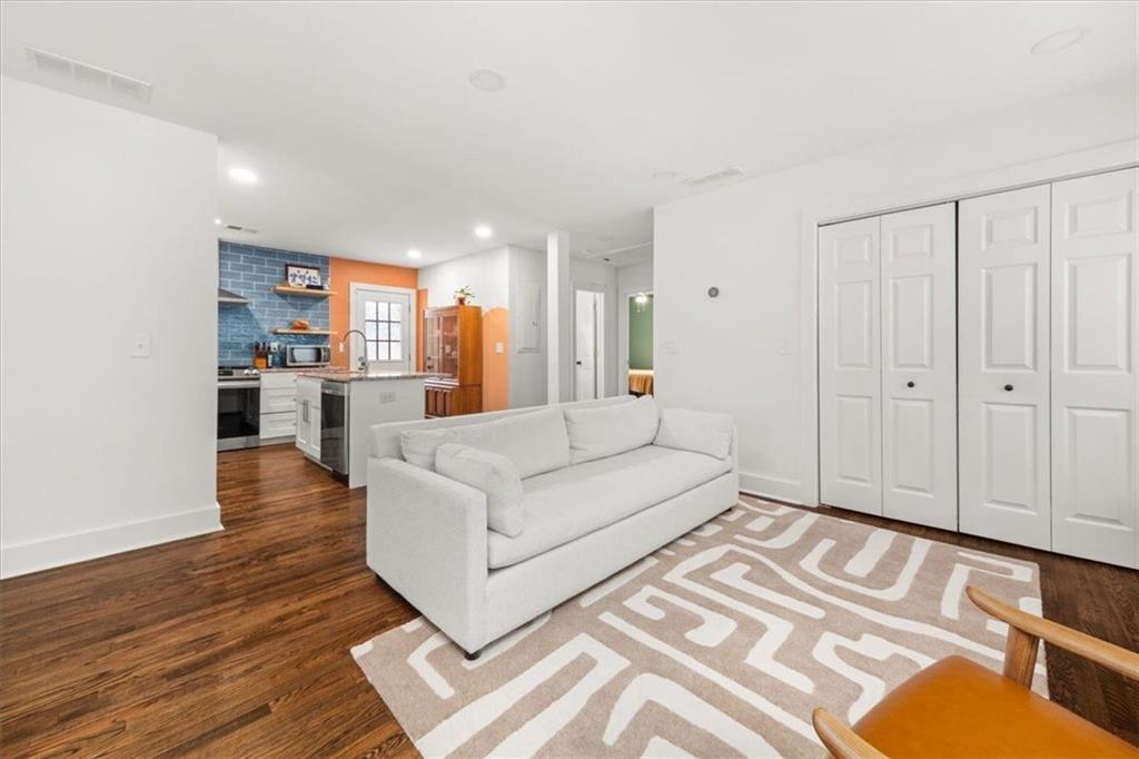 2769 Glenvalley Drive