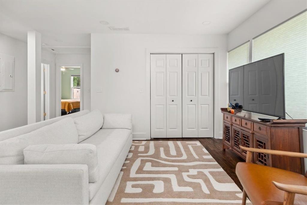 2769 Glenvalley Drive