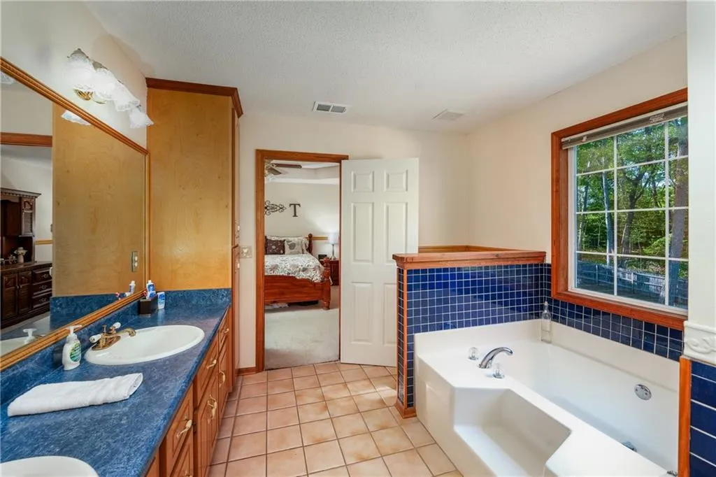 Canton, Georgia 30114, United States, 4 Bedrooms Bedrooms, ,3 BathroomsBathrooms,Residential,Active,105788