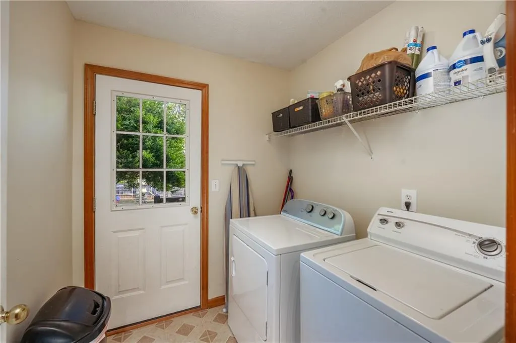 Canton, Georgia 30114, United States, 4 Bedrooms Bedrooms, ,3 BathroomsBathrooms,Residential,Active,105788