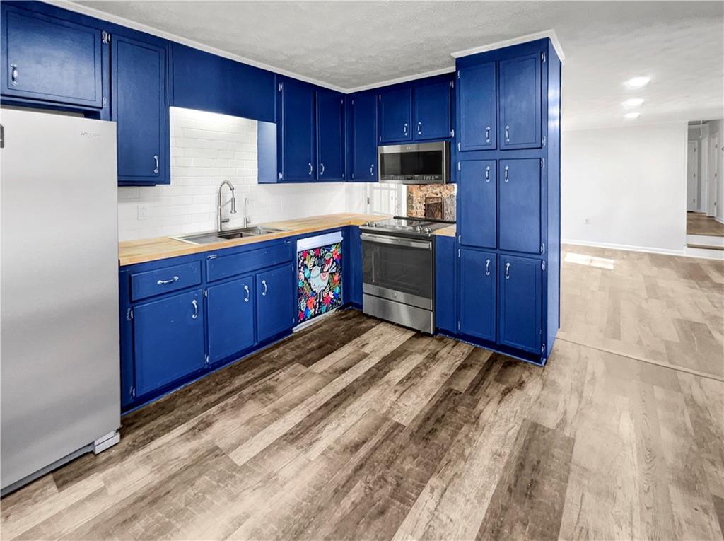 512 Hidden Hills Court