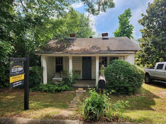 Amazing opportunity in the highly desirable neighborhood of Williams Park in Smyrna! Walk to everything downtown Smyrna has to offer. Enjoy the convenience of this premium location with the benefit of a very quiet one-way street adjacent to Durham Park. This property has been in the family since 1945 and its new owners will decide how to make the most of the existing house in this prime location. Agent-owner.