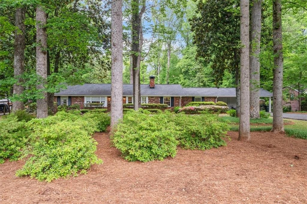 302 Chinquapin Drive SW