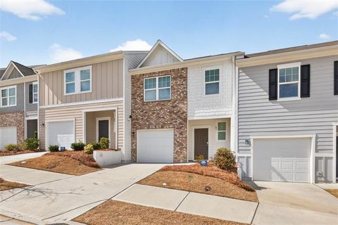 Townhouse For Sale - 64 Thetford Way<br/> Winder, GA 30680
