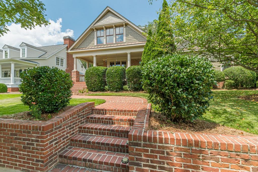 1981 Village Round NW