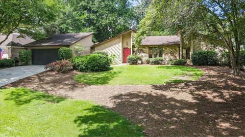Homes For Sale - 20 Foxridge Court<br/> Cobb County, Marietta, GA 30067