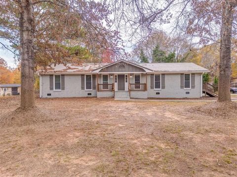 Homes For Sale - 10 Woodglenn Drive<br/> Cedartown, GA 30125