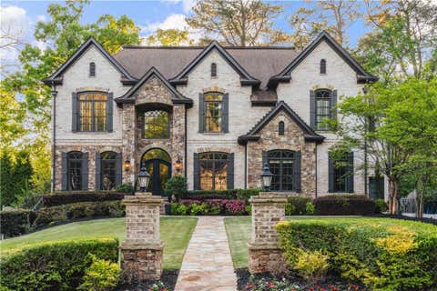 Homes For Sale - 1686 Montcliff Court<br/> Decatur, GA 30033