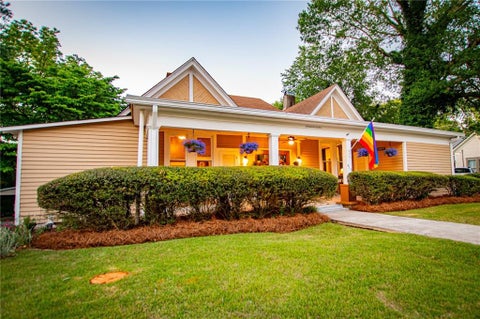 Homes For Sale - 410 Cedar Street<br/> Carrollton, GA 30117