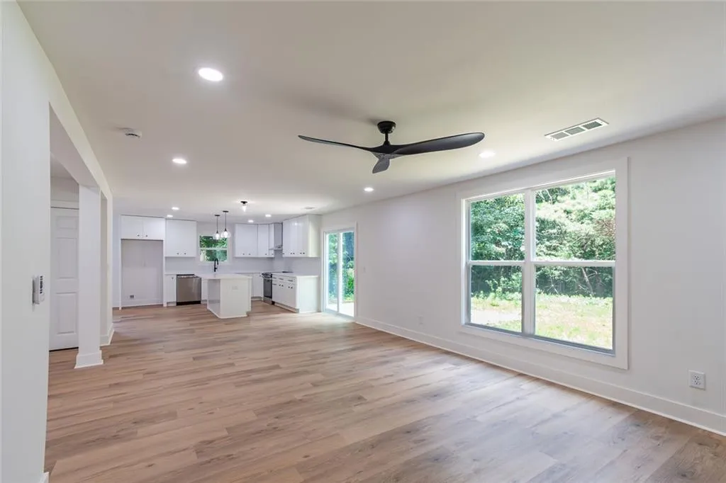 Duluth, Georgia 30096, United States, 4 Bedrooms Bedrooms, ,3 BathroomsBathrooms,Residential,Active,163422