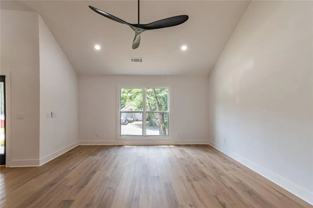 Duluth, Georgia 30096, United States, 4 Bedrooms Bedrooms, ,3 BathroomsBathrooms,Residential,Active,163422