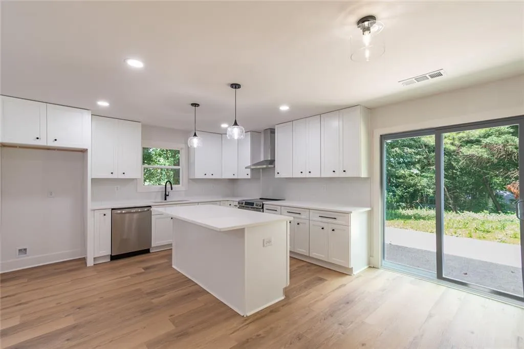 Duluth, Georgia 30096, United States, 4 Bedrooms Bedrooms, ,3 BathroomsBathrooms,Residential,Active,163422