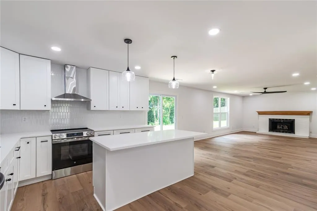 Duluth, Georgia 30096, United States, 4 Bedrooms Bedrooms, ,3 BathroomsBathrooms,Residential,Active,163422