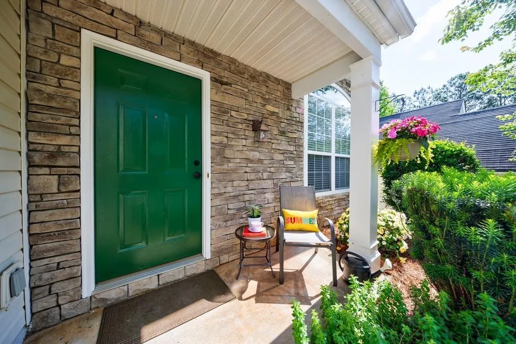 Alpharetta, Georgia 30004, United States, 3 Bedrooms Bedrooms, ,2 BathroomsBathrooms,Residential,Pending,131479