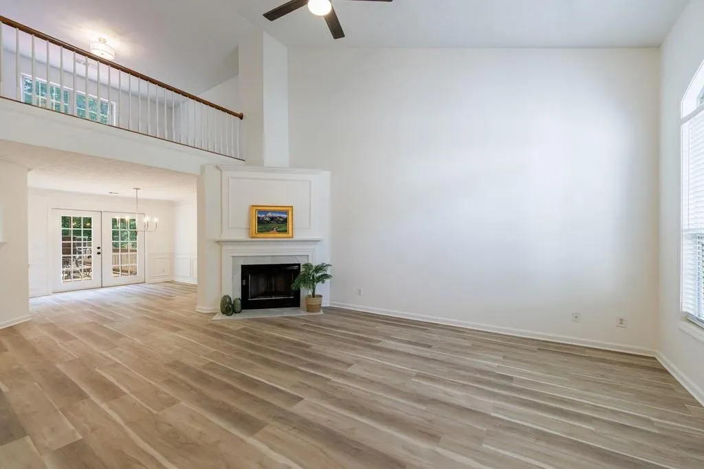 Alpharetta, Georgia 30004, United States, 3 Bedrooms Bedrooms, ,2 BathroomsBathrooms,Residential,Pending,131479