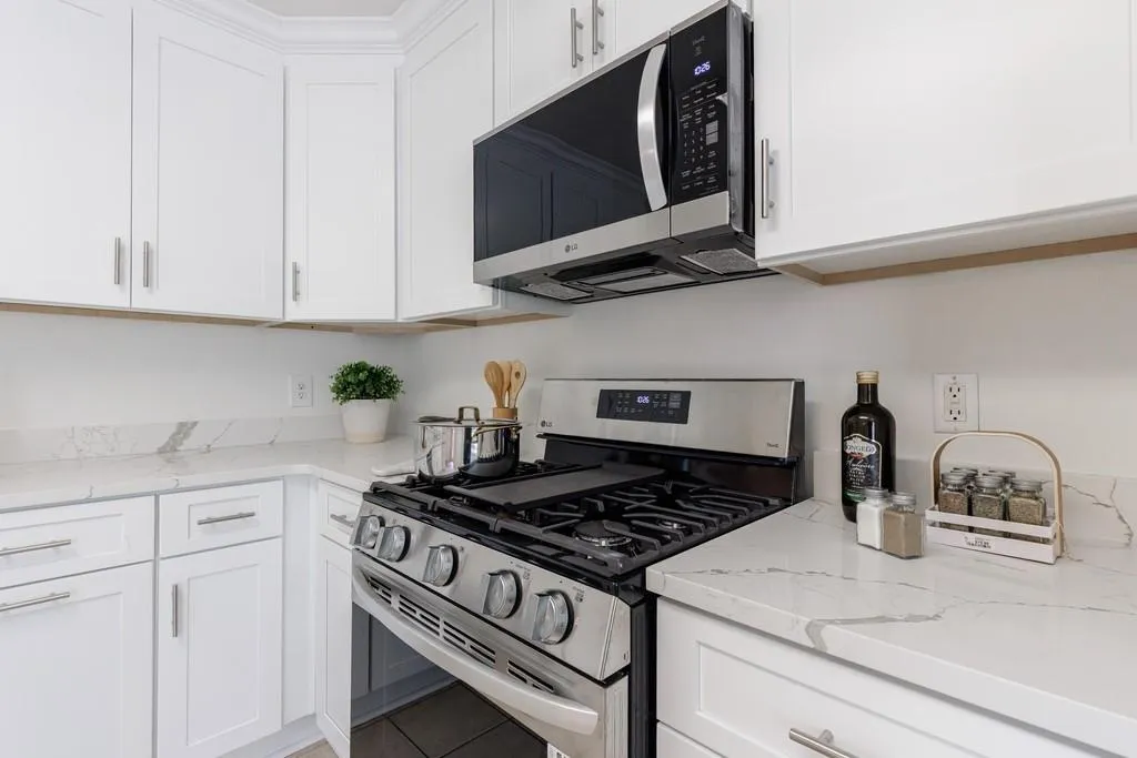 Alpharetta, Georgia 30004, United States, 3 Bedrooms Bedrooms, ,2 BathroomsBathrooms,Residential,Pending,131479