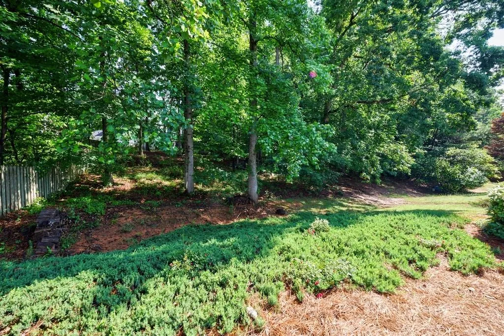 Alpharetta, Georgia 30004, United States, 3 Bedrooms Bedrooms, ,2 BathroomsBathrooms,Residential,Pending,131479