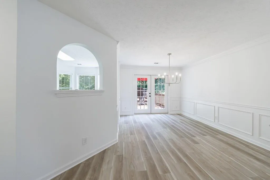 Alpharetta, Georgia 30004, United States, 3 Bedrooms Bedrooms, ,2 BathroomsBathrooms,Residential,Pending,131479