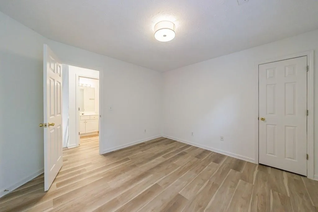 Alpharetta, Georgia 30004, United States, 3 Bedrooms Bedrooms, ,2 BathroomsBathrooms,Residential,Pending,131479