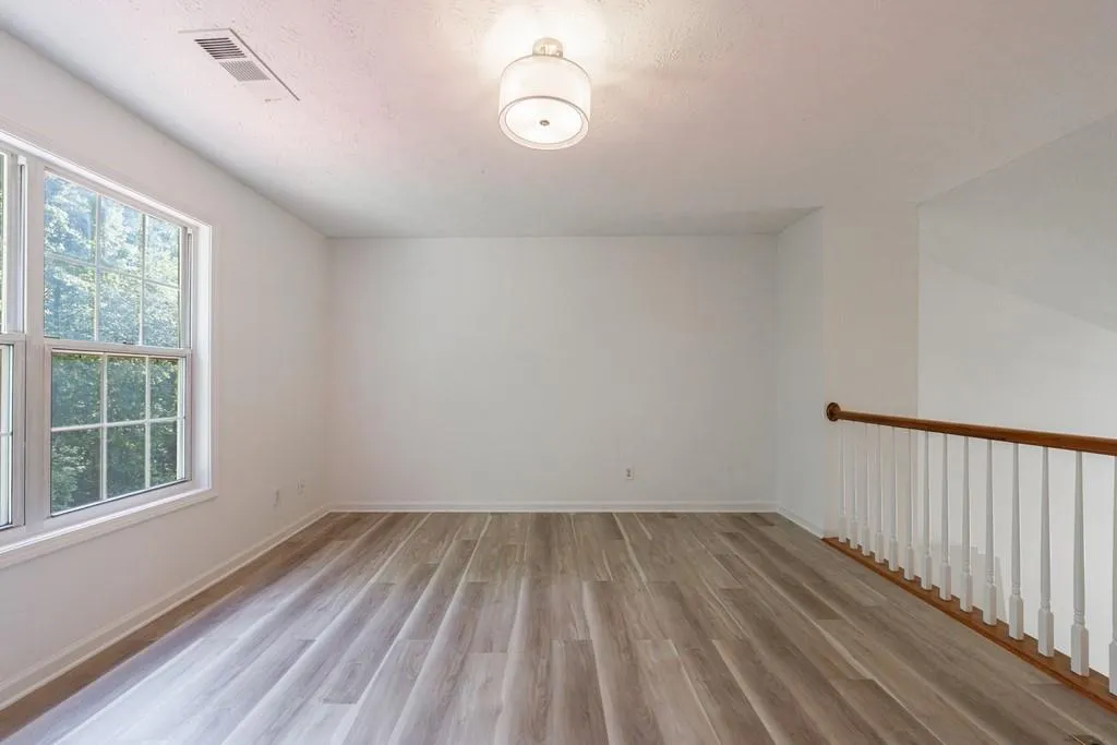 Alpharetta, Georgia 30004, United States, 3 Bedrooms Bedrooms, ,2 BathroomsBathrooms,Residential,Pending,131479