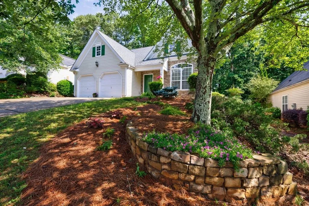 Alpharetta, Georgia 30004, United States, 3 Bedrooms Bedrooms, ,2 BathroomsBathrooms,Residential,Pending,131479