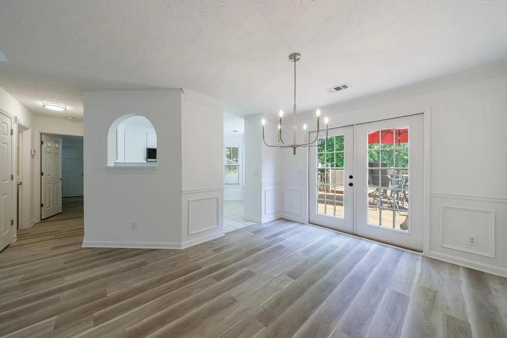 Alpharetta, Georgia 30004, United States, 3 Bedrooms Bedrooms, ,2 BathroomsBathrooms,Residential,Pending,131479