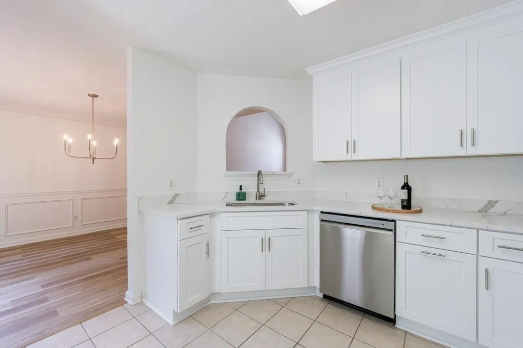 Alpharetta, Georgia 30004, United States, 3 Bedrooms Bedrooms, ,2 BathroomsBathrooms,Residential,Pending,131479