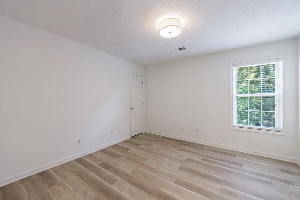 Alpharetta, Georgia 30004, United States, 3 Bedrooms Bedrooms, ,2 BathroomsBathrooms,Residential,Pending,131479