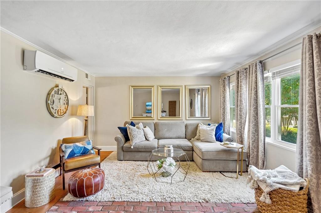 284 Lakemoore Drive NE B