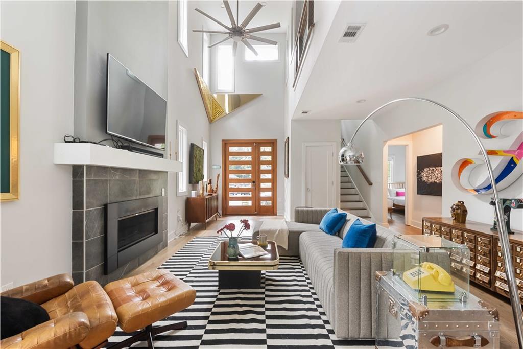 1124 Hawthorne Street NE