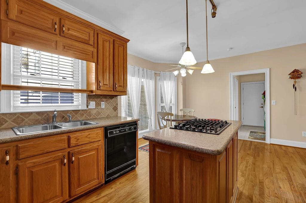 2492 Summeroak Drive