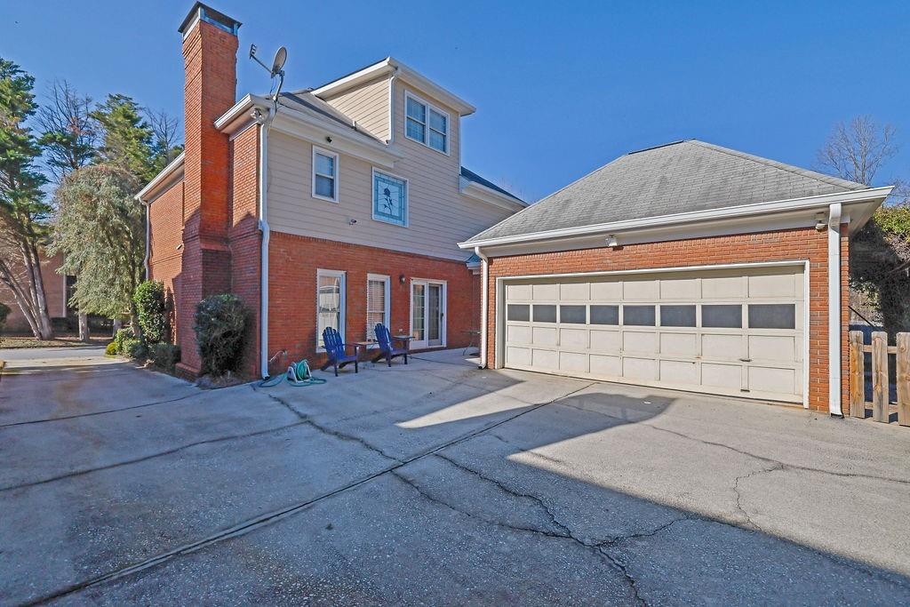 2492 Summeroak Drive