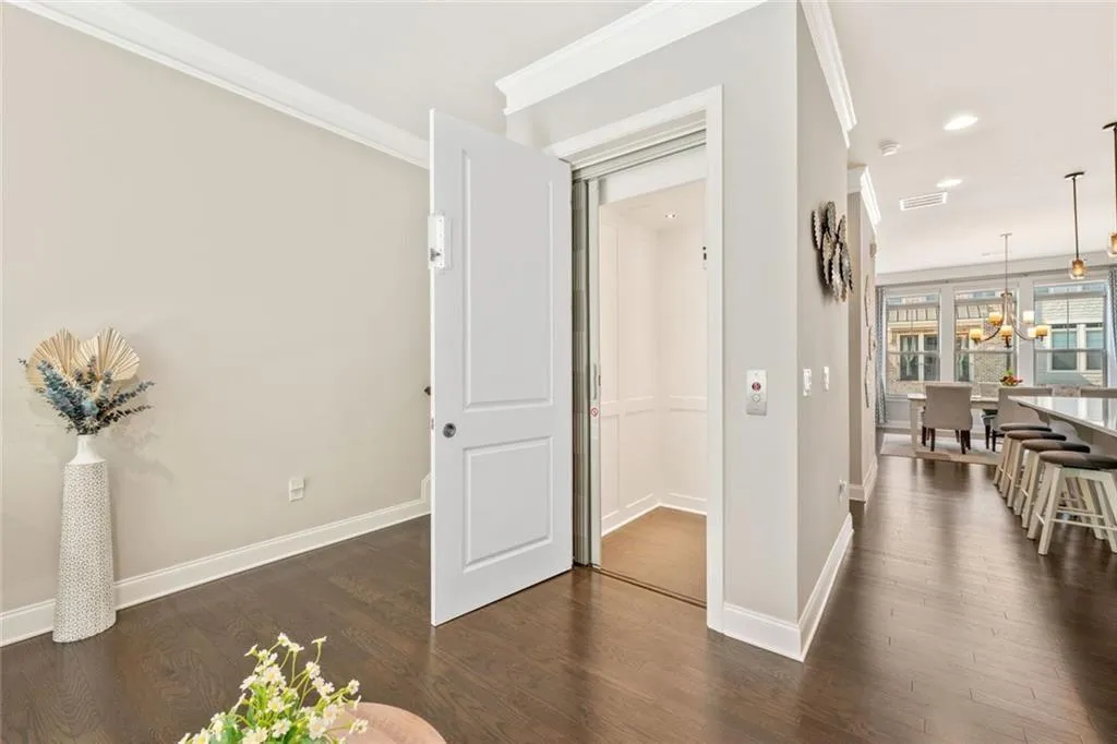 Smyrna, Georgia 30080, United States, 4 Bedrooms Bedrooms, ,5 BathroomsBathrooms,Residential,Active,163126