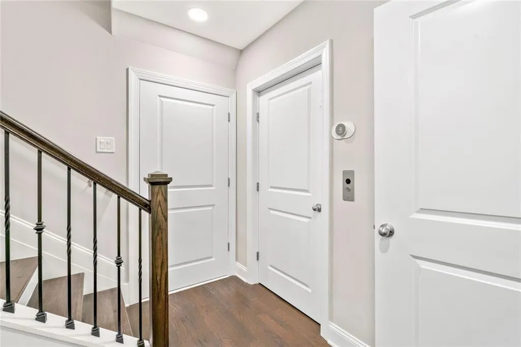 Smyrna, Georgia 30080, United States, 4 Bedrooms Bedrooms, ,5 BathroomsBathrooms,Residential,Active,163126