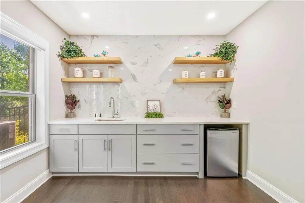 Smyrna, Georgia 30080, United States, 4 Bedrooms Bedrooms, ,5 BathroomsBathrooms,Residential,Active,163126