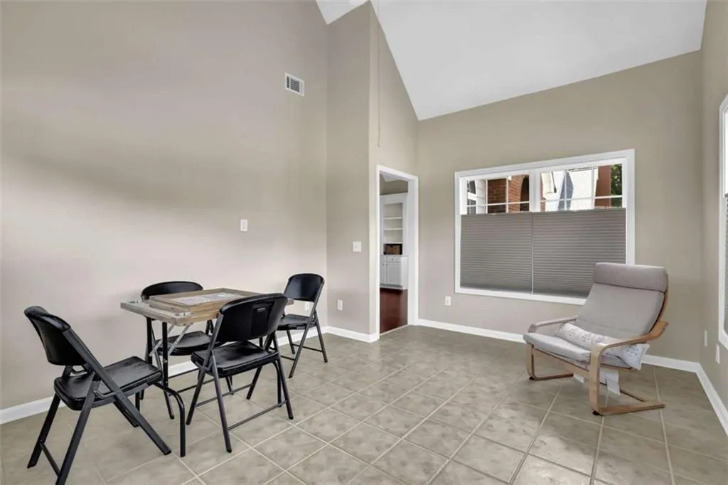 Canton, Georgia 30114, United States, 3 Bedrooms Bedrooms, ,2 BathroomsBathrooms,Residential,Active,220062