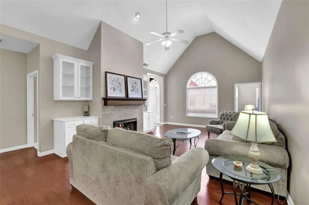 Canton, Georgia 30114, United States, 3 Bedrooms Bedrooms, ,2 BathroomsBathrooms,Residential,Active,220062