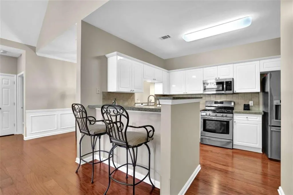 Canton, Georgia 30114, United States, 3 Bedrooms Bedrooms, ,2 BathroomsBathrooms,Residential,Active,220062