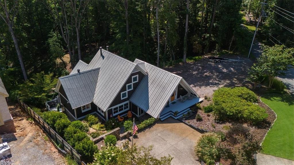 6255 Lakeview Drive