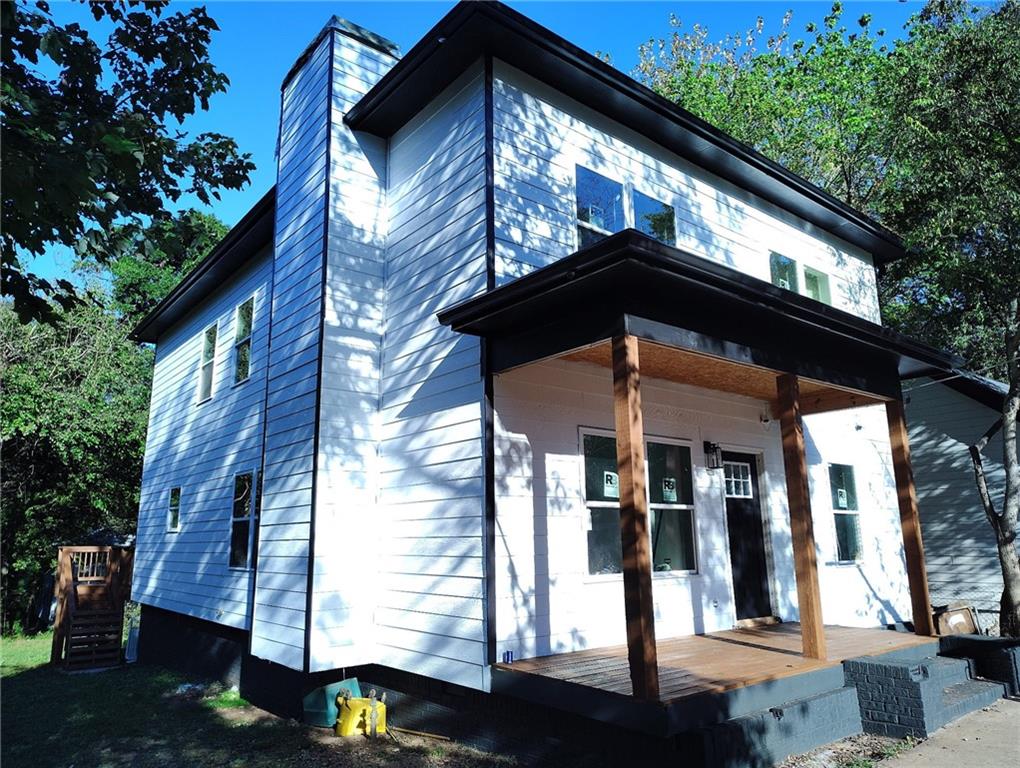 7 Charleston Avenue SE