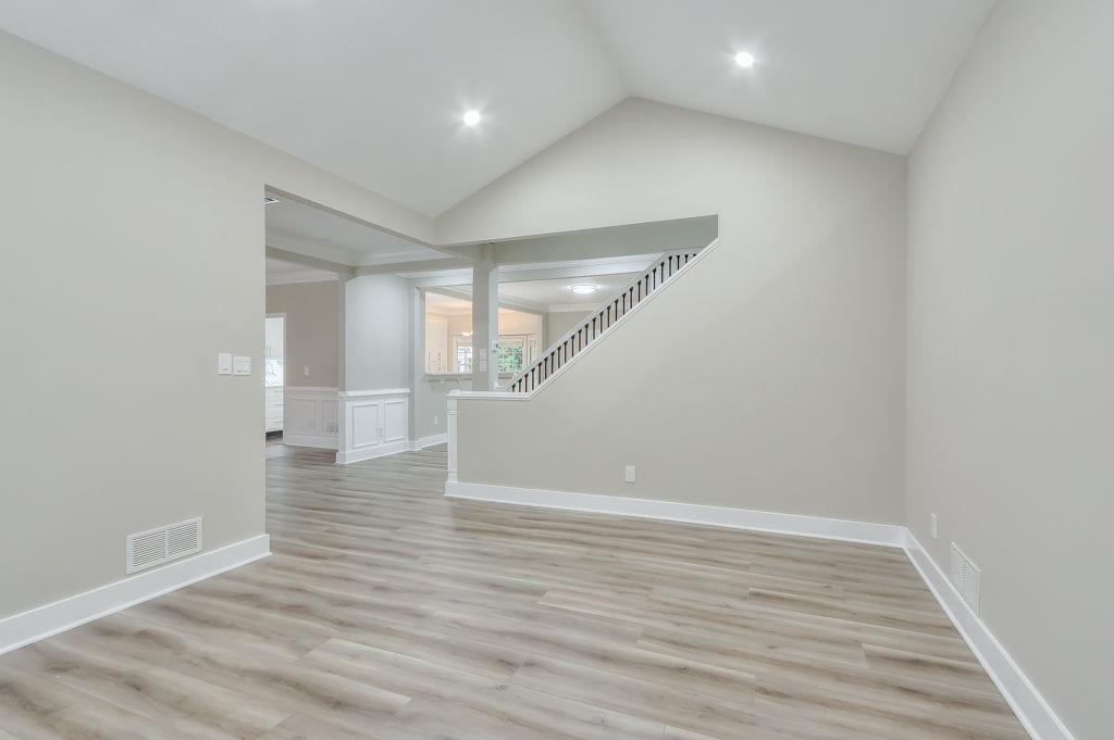 39 Vernon Glen Court