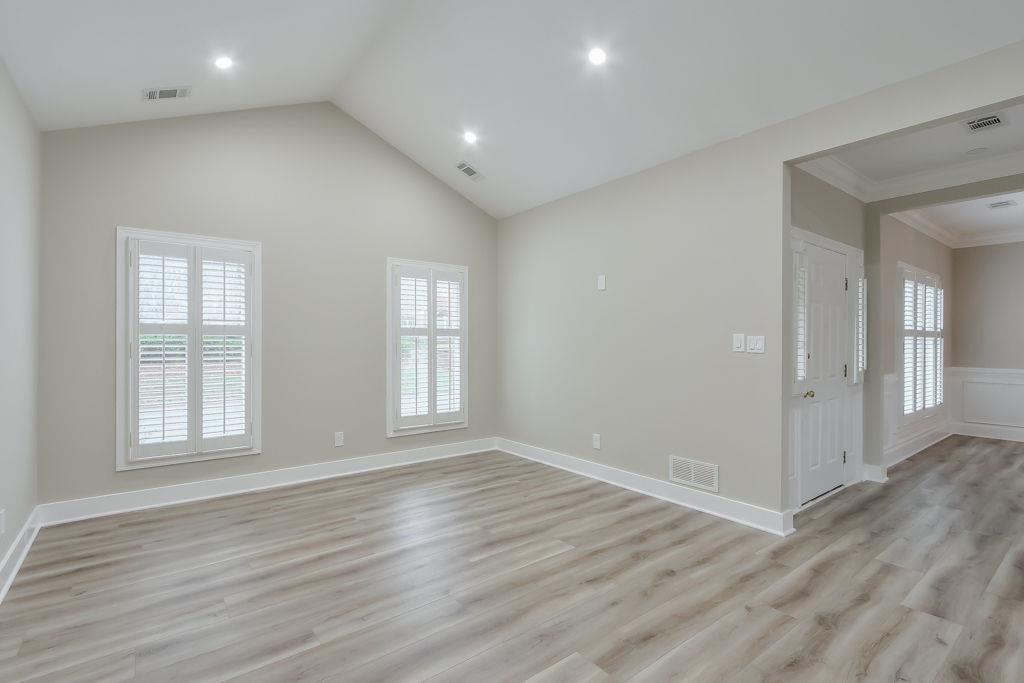 39 Vernon Glen Court