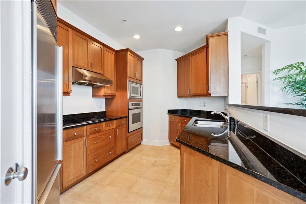 2828 Peachtree Road NW 2002