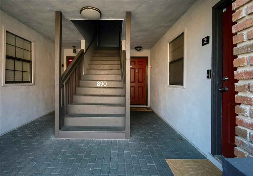 890 Glendale Terrace NE 4