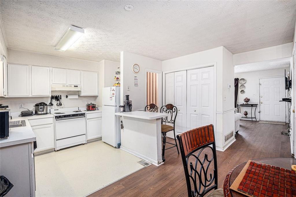 3244 Hampton Court, Smyrna, Georgia image 4