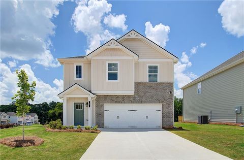 Homes For Sale - 22 Camellia Drive<br/> Fairburn, GA 30213