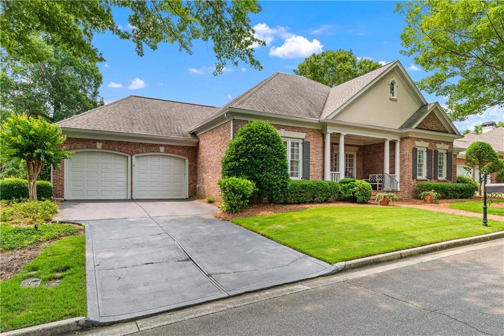2117 Stephens Walk