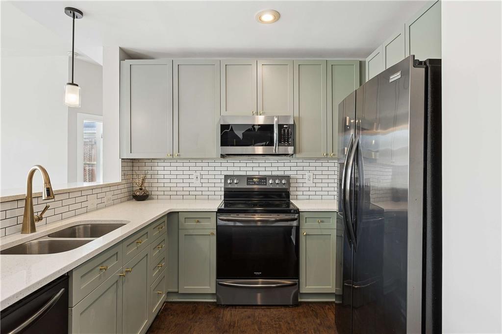 933 Garrett Street SE 304